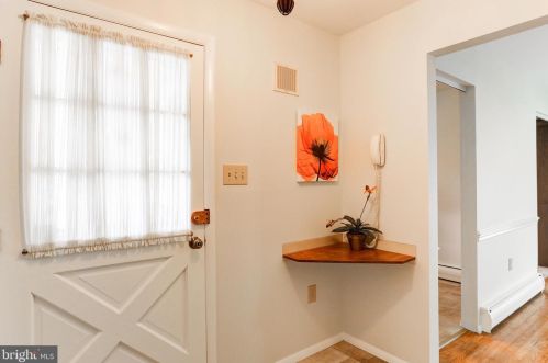 313 Blacksmith Rd, Camp Hill, PA 17011-8422