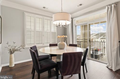 43589 Mcdowell Sq, Leesburg VA  20176-6528 exterior