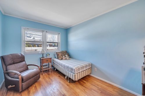 738 Salisbury Park Dr, Westbury NY  11590-5820 exterior