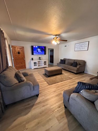 1412 Graffigna Ave, Lodi, CA 95242-2461
