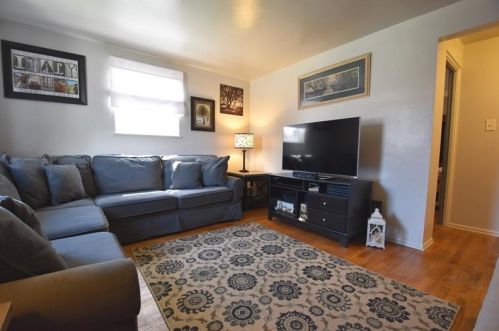 126 Knox St, Bridgeville, PA 15017-3018