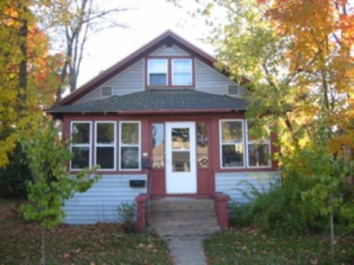 22 Randall Ave, Woodboro, WI 54501-3754
