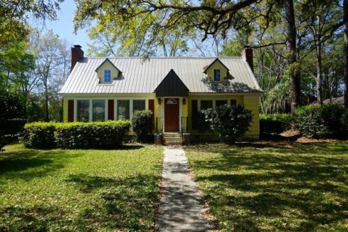 2953 Daniels St, Marianna, FL 32446-2937