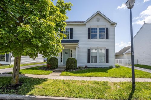 2430 Delowe St, Darbydale, OH 43123-8558