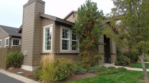 611 Peak View Pl, Bend OR  97702-9358 exterior