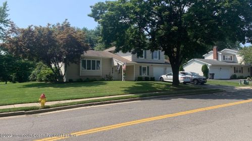 2 Diane Dr, Morganville, NJ 07751-1371
