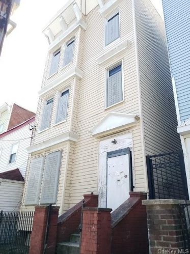 388 155th St, Bronx, NY 10455-2656