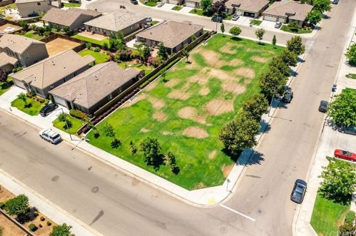 3053 Stanley Ave, Fresno CA  93737-9284 exterior