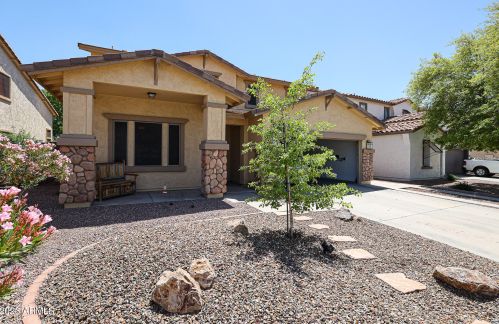 17615 Port Royale Ln, Sun City, AZ 85388-7791