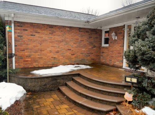 4 Cone St, Babylon, NY 11704-5120