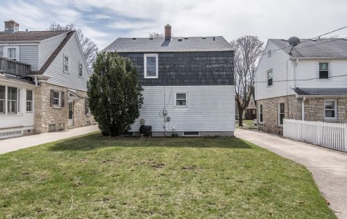 2841 Hartung Ave, Milwaukee WI  53210-1341 exterior