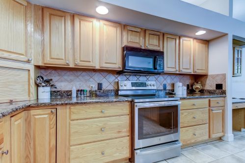 3874 Crescent Cove Pl, Tarpon Springs FL  34688-7708 exterior