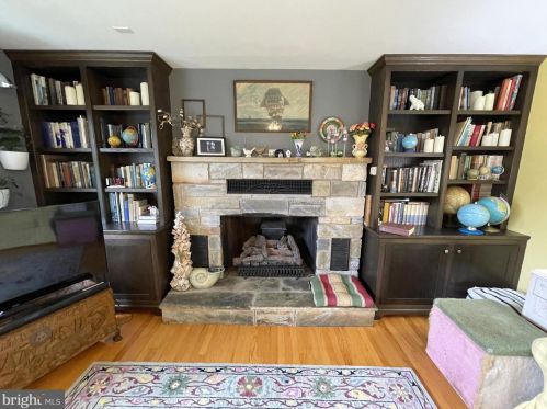 248 Hill Top Ct, Richmond National Battlefiel VA  22835-7135 exterior