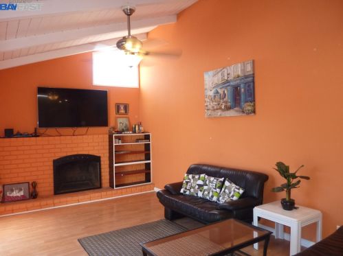 268 Royce Way, West Pittsburg CA  94565-4700 exterior