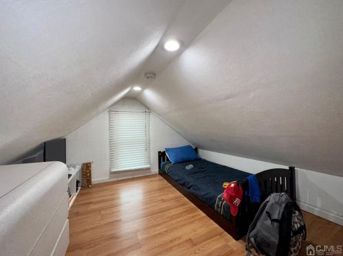 127 Fulton St, Woodbridge NJ  07095-2619 exterior