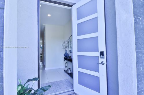 15832 91st Ct, Hialeah FL  33018-1951 exterior