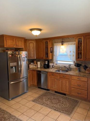 334 Chestnut Hill Ave, Waterbury, CT 06704-1614
