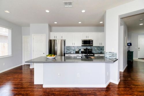 9674 Two Harbors Dr, Elk Grove CA  95624-4491 exterior