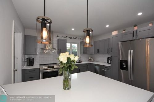 8421 17 Ct, Hollywood FL 33028 exterior