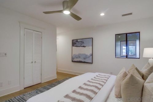 4421 Del Monte Ave, San Diego CA  92107-3607 exterior