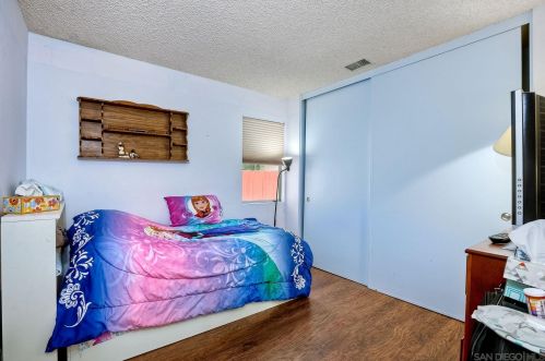 6908 Tanglewood Rd, San Diego CA  92111-4123 exterior