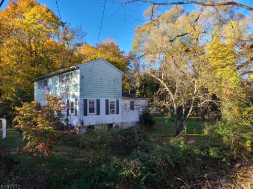 29 Pulaski Rd, White House Station, NJ 08889-3513