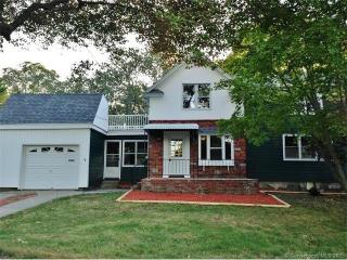 2065 Huntington Rd, Stratford, CT 06614-1952