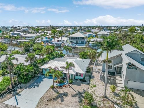 2355 Lemon St, Saint James City FL  33956-2082 exterior