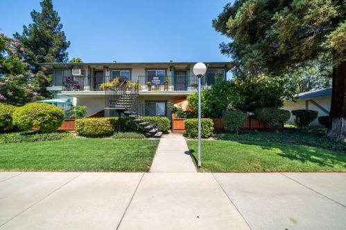 2747 Lone Bluff Way, San Jose, CA 95111-1164