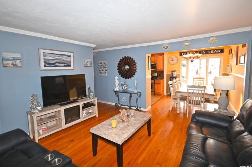 2090 Monroe Ave, North Bellmore NY  11710-1523 exterior