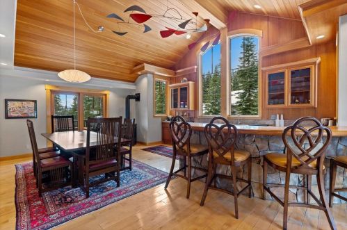 14115 Ski Slope Way, Truckee CA  96161-7030 exterior