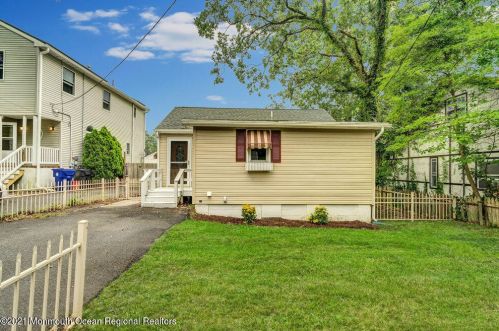 849 Sterling Ave, Bricktown, NJ 08723-5245