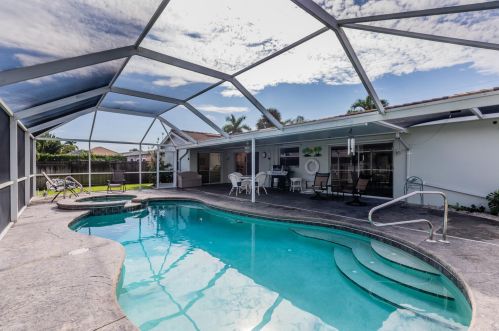 1262 Bluebird Ave, Marco Island FL  34145-2812 exterior