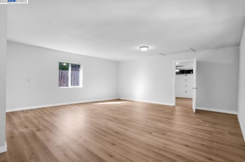 221 Cambridge Ave, San Leandro CA  94577-1825 exterior