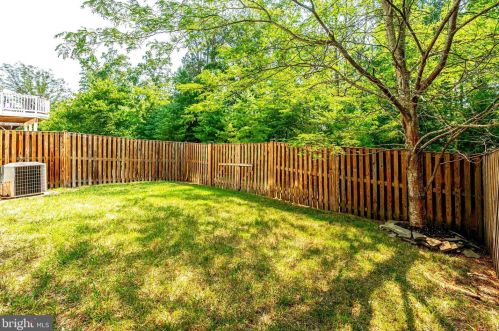 6857 Hartzell Hill Ln, Haymarket VA  20169-4944 exterior