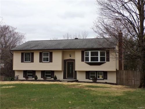 5 Cynthia Ct, Florida, NY 10921-1612