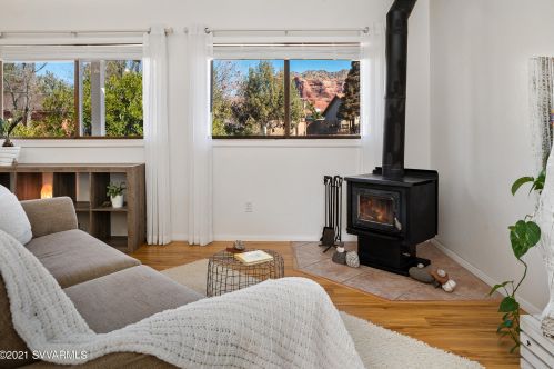 25 Spur Ct, Sedona AZ 86351-8970 exterior