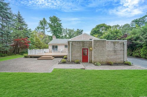 53 Rogues Path, Huntington Station NY  11746-2736 exterior