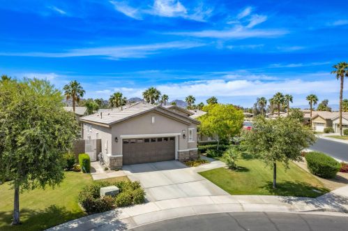 81450 Moonstone Ct, La Quinta CA  92253-8244 exterior