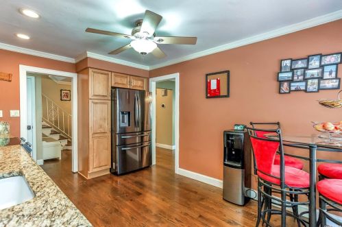 6 Stuart Ct, Huntington Station NY  11746-4237 exterior