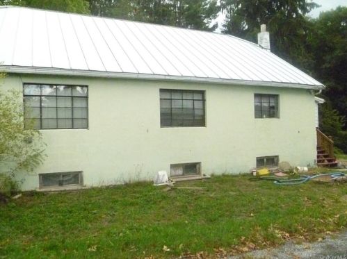 458 St Andrews Rd, Walden NY  12586-2719 exterior