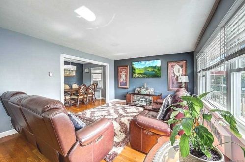130-16 129th St, Jamaica, NY 11420-2811