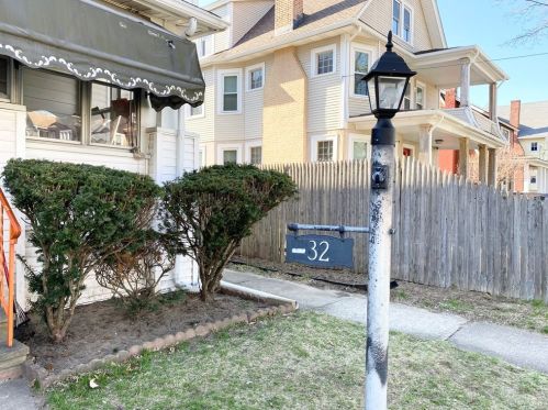 32 Rittenhouse Ter, Springfield MA  01108-2233 exterior