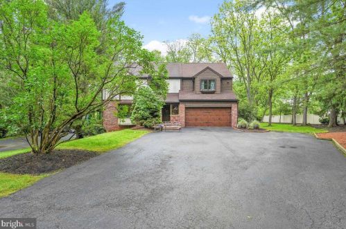 199 Governor Markham Dr, Glen Mills, PA 19342-1037