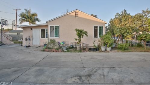 3447 Caspian Ave, Long Beach CA 90810-2330 exterior