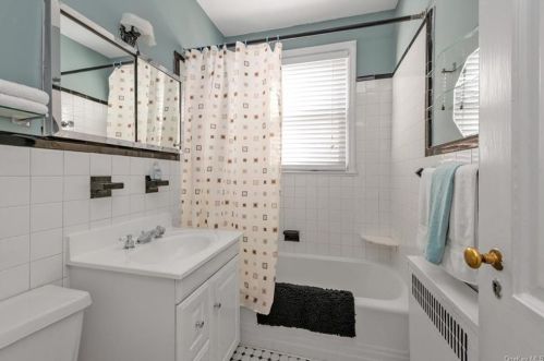 1839 Hering Ave, Bronx NY  10461-1801 exterior