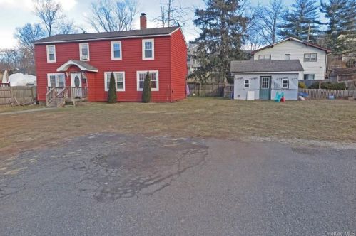 25 Highway Ave, Congers, NY 10920-2403