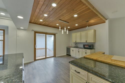 3531 Murray Ave, Milwaukee WI  53211-2525 exterior