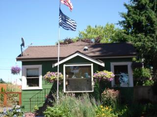 8120 34th Ave, Seattle, WA 98115-4806