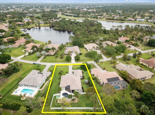 523 Squire Johns Ln, Palm City FL  34990-7824 exterior